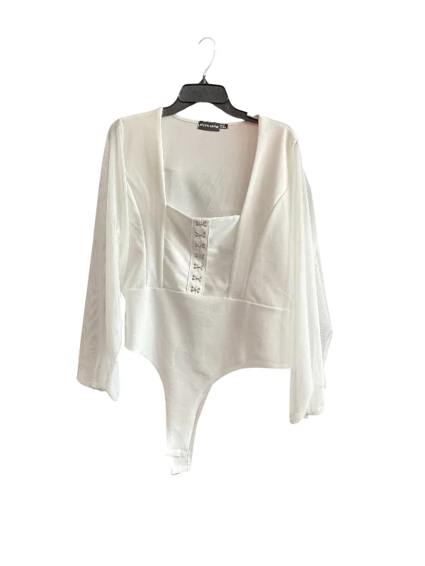 Top Long Sleeve By Pretty Little Thing In White, Size: 20